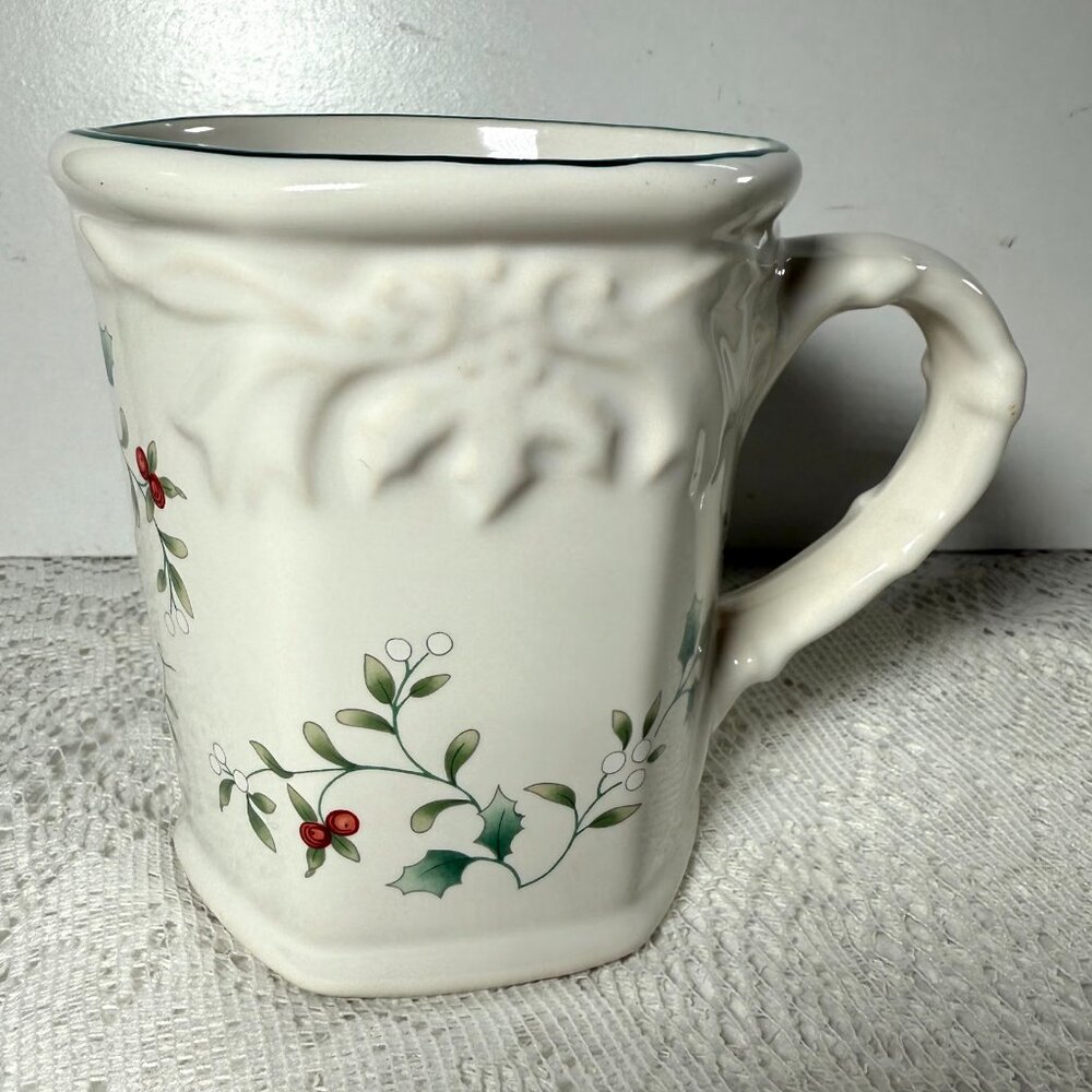 PFALTGRAFF Winterberry Sculpted Mug - Stoneware, Holly & Berries, Scalloped Rim